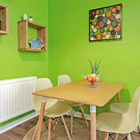 Cheerful Stays: Spacious Flat In Vibrant Leith Edinburgh Exterior foto