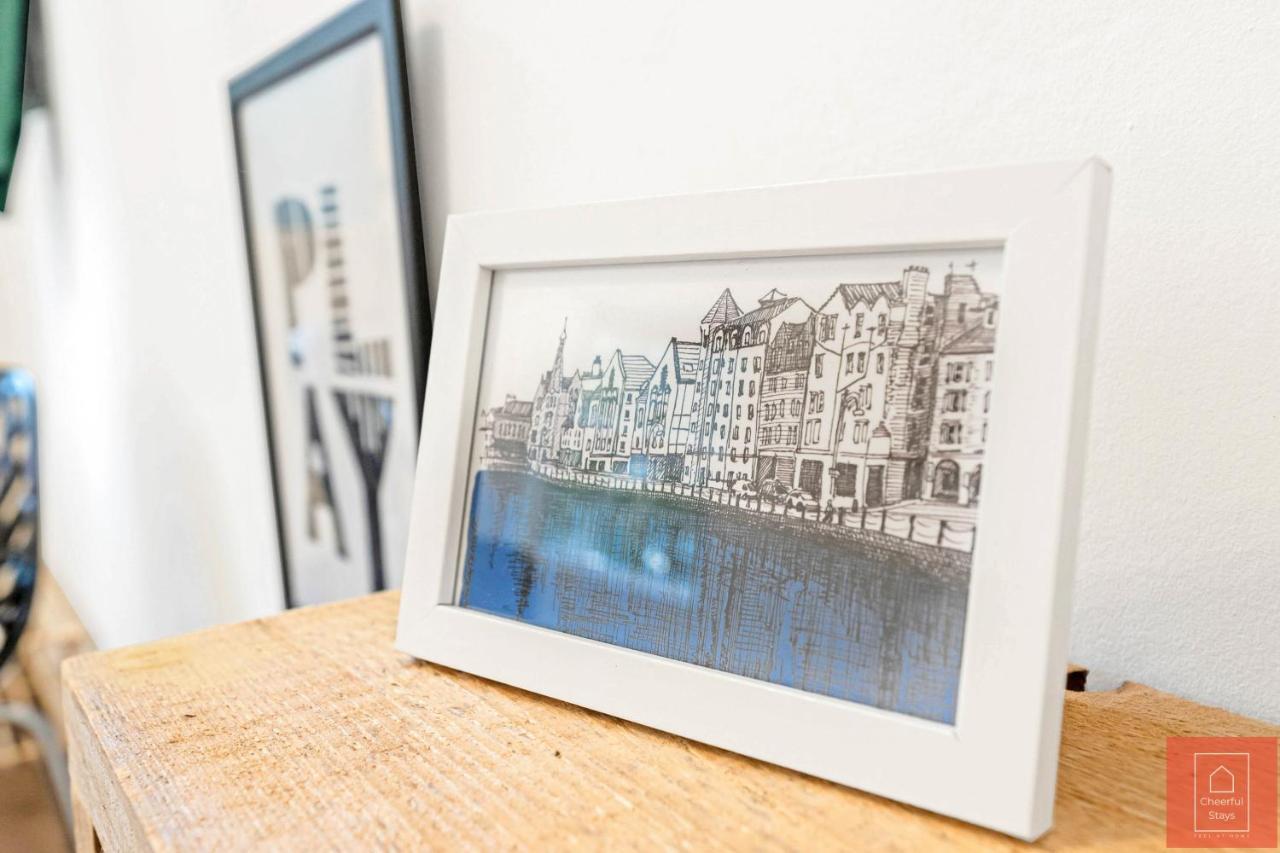 Cheerful Stays: Spacious Flat In Vibrant Leith Edinburgh Exterior foto