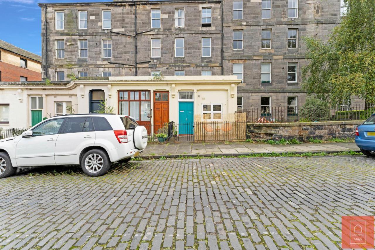 Cheerful Stays: Spacious Flat In Vibrant Leith Edinburgh Exterior foto