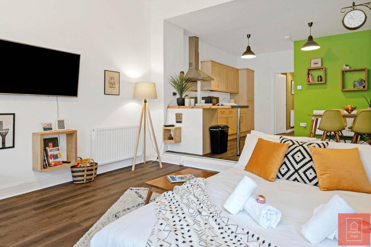 Cheerful Stays: Spacious Flat In Vibrant Leith Edinburgh Exterior foto