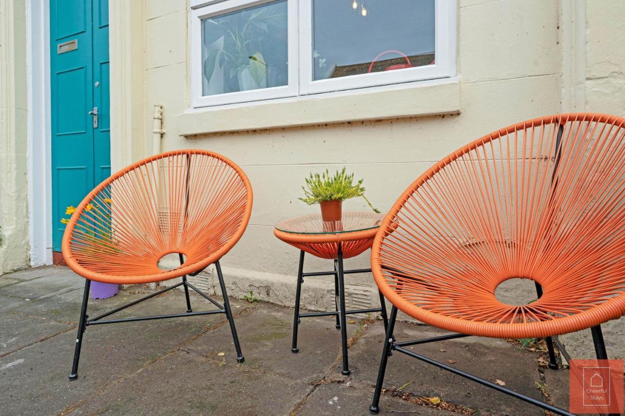 Cheerful Stays: Spacious Flat In Vibrant Leith Edinburgh Exterior foto